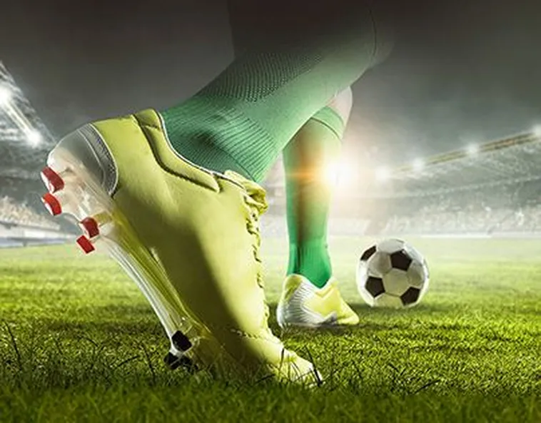 Bí Quyết Sút Bóng Mạnh Trong Futsal: Hướng Dẫn Từ Cơ Bản Đến Nâng Cao 1 Bí Quyết Sút Bóng Mạnh Trong Futsal: Hướng Dẫn Từ Cơ Bản Đến Nâng Cao